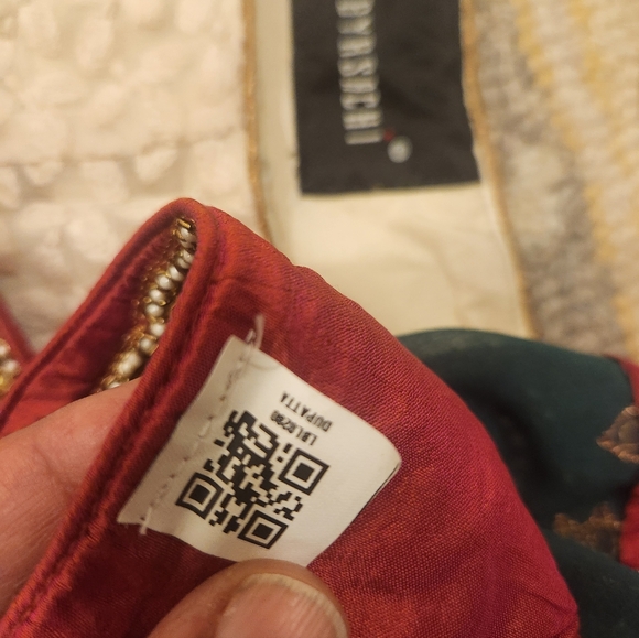 Sabyasachi White Lehanga with Emerald Green Details - Picture 11 of 12